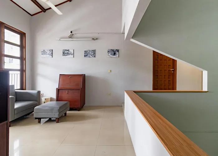 Reddoorz Plus Near Cilandak Town Square 2 Jakarta